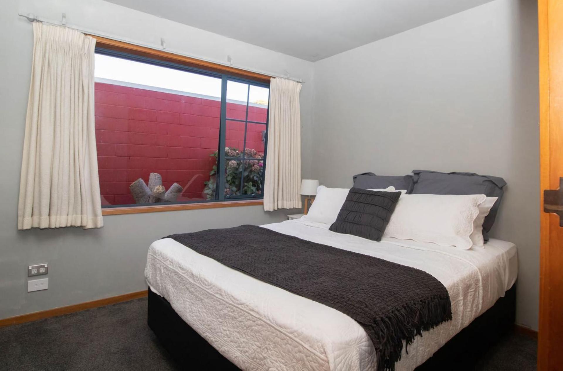 Villa Beachfront Bliss On Wanaka Terrace Support Local à New Plymouth Extérieur photo