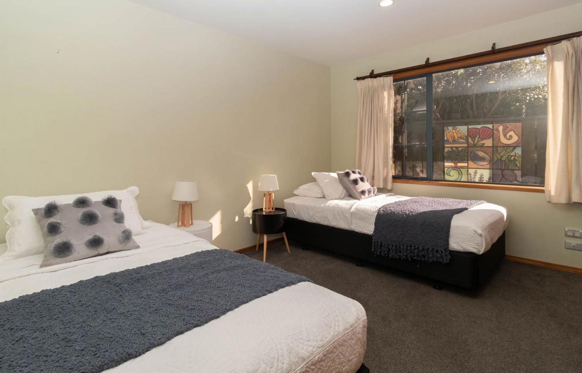 Villa Beachfront Bliss On Wanaka Terrace Support Local à New Plymouth Extérieur photo